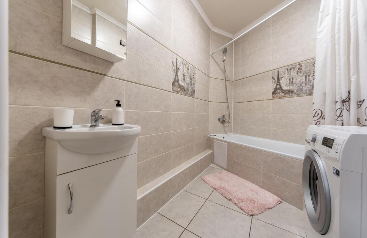 Осокорки Русовой 3 Apartment Kiev Ngoại thất bức ảnh